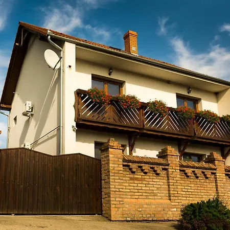 Bella Vendeghaz Feriehus *